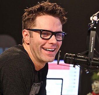 Bobby Bones Married, Girlfriend, Dating, Gay, Height, Family, Net Worth