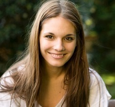 Caitlin Stasey Wiki, Boyfriend, Dating, Gay/Lesbian, Net Worth