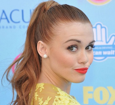 Holland Roden Wiki, Boyfriend, Dating, Split, Rumors, Net Worth