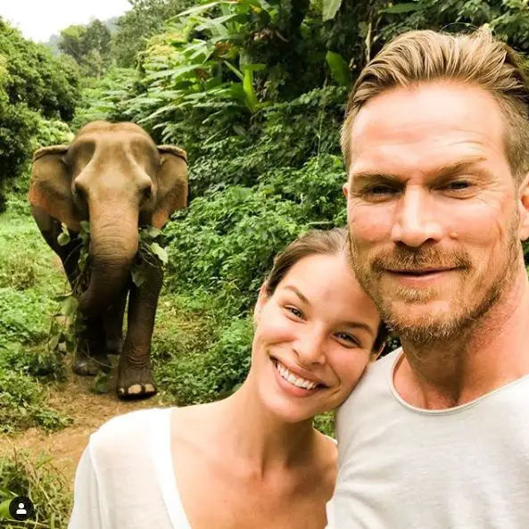 Jason Lewis and his girlfriend, Liz Goldwyn at Chiang Mai, Thailand in Janu...