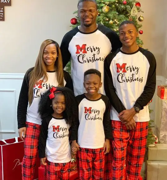 Khadijah with her husband, Bobby, and kids on Christmas Eve (Photo: Instagr...