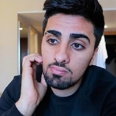 Mo Vlogs Wiki: Age, Real Name, Father, Net Worth, Girlfriend, Dating, Gay