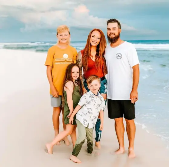 Maci with her husband Taylor and their children Bentley, Jayde, and Maverick