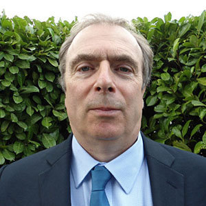 Peter Hitchens Wiki: Wife, Children, Brother, Net Worth