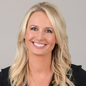 Sarah Kustok Wiki, Married, Husband, Partner, Salary