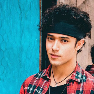 Joel Pimentel Wiki: Age, Family, Girlfriend, All You Need To Know