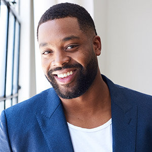 Check out LaRoyce Hawkins' girlfriend, wife, salary, net worth, and mo...